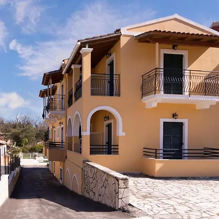 Athineos Apartment'S *